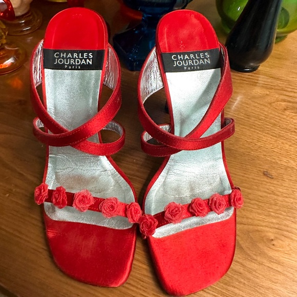 Vintage Red Charles Jourdan Paris Strappy Satin Sandals Heels Size 6 1/2 Roses - Picture 2 of 13